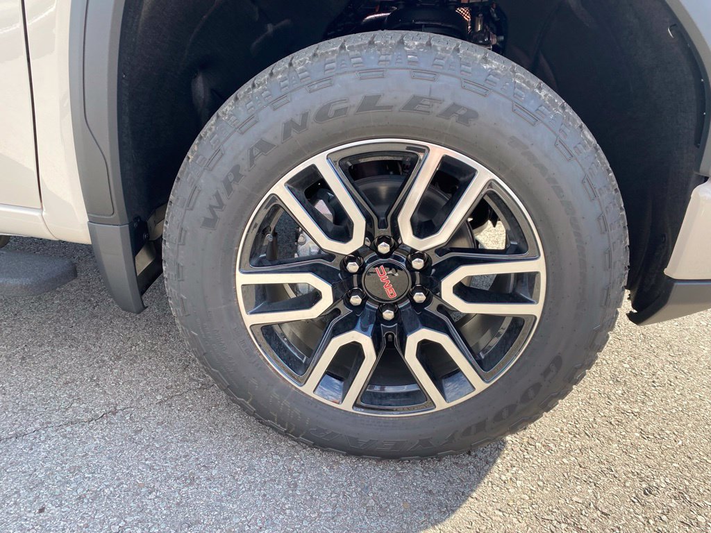 New 2026 GMC Sierra 1500 AT4 w/ AT4 Premium Package AWD/4WD image 6