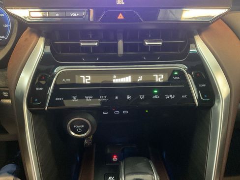 Used 2023 Toyota Venza Limited AWD/4WD image 19