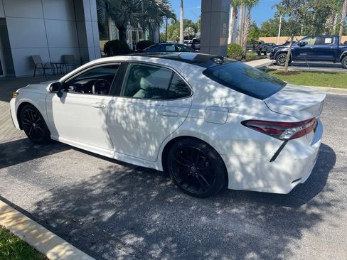 Used 2022 Toyota Camry XSE w/ Navigation Package FWD image 4