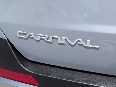 Certified 2026 Kia Carnival SX FWD image 16