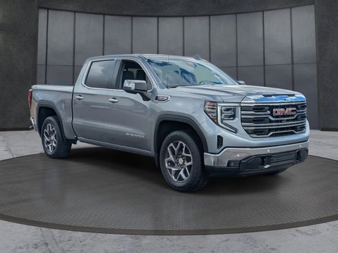 Used 2025 GMC Sierra 1500 SLT w/ SLT Premium Plus Package image 8