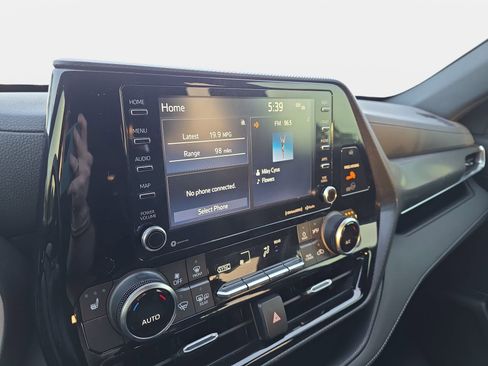 Used 2021 Toyota Highlander XSE image 21