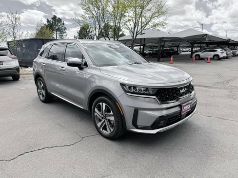 Used 2023 Kia Sorento EX image 3