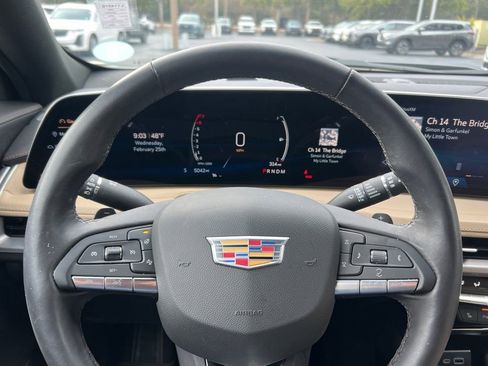 Certified 2024 Cadillac XT4 Luxury w/ Cold Weather Package image 15