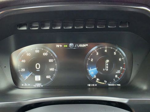 Used 2016 Volvo XC90 T6 Momentum w/ Momentum Plus Package AWD/4WD image 39