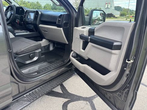 Used 2017 Ford F150 XL w/ Equipment Group 101A Mid AWD/4WD image 19