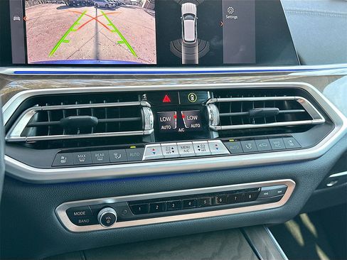 Used 2022 BMW X5 sDrive40i w/ M Sport Package image 16