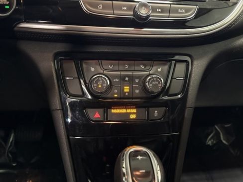 Used 2020 Buick Encore Essence AWD/4WD image 3