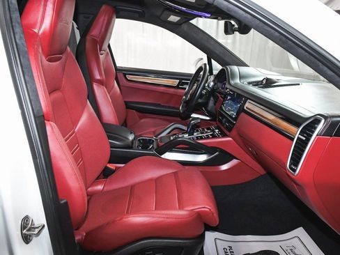 Used 2023 Porsche Cayenne Turbo S image 64