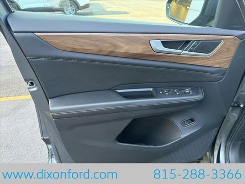 Used 2025 Volkswagen Atlas SE image 23