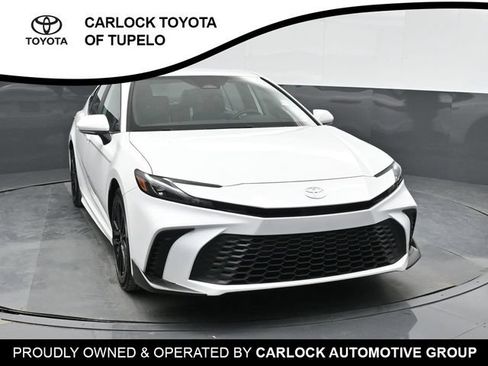 Used 2026 Toyota Camry SE FWD image 7