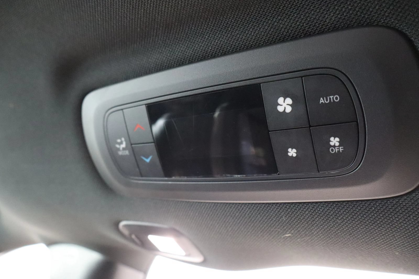Used 2018 Chrysler Pacifica Limited w/ S Appearance Package FWD image 36