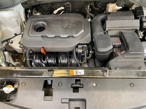 Used 2018 Hyundai Santa Fe Sport w/ 2.4L Value Package 02 AWD/4WD image 10
