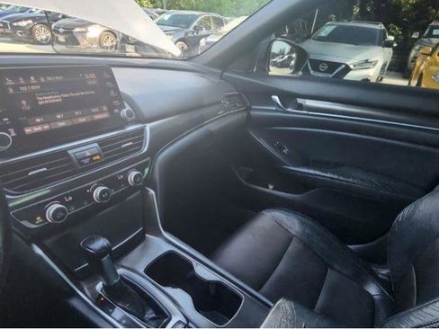 Used 2018 Honda Accord Sport image 22