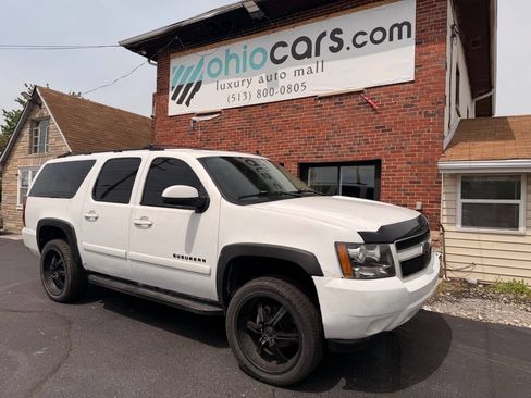 Used 2007 Chevrolet Suburban LT w/ LT Preferred Equipment Group AWD/4WD image 1