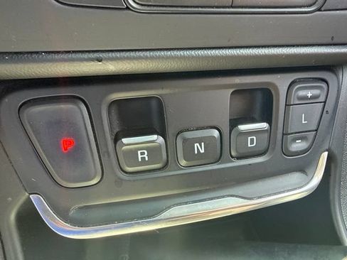 Used 2020 GMC Terrain SLE w/ LPO, Floor Liner Package FWD image 10