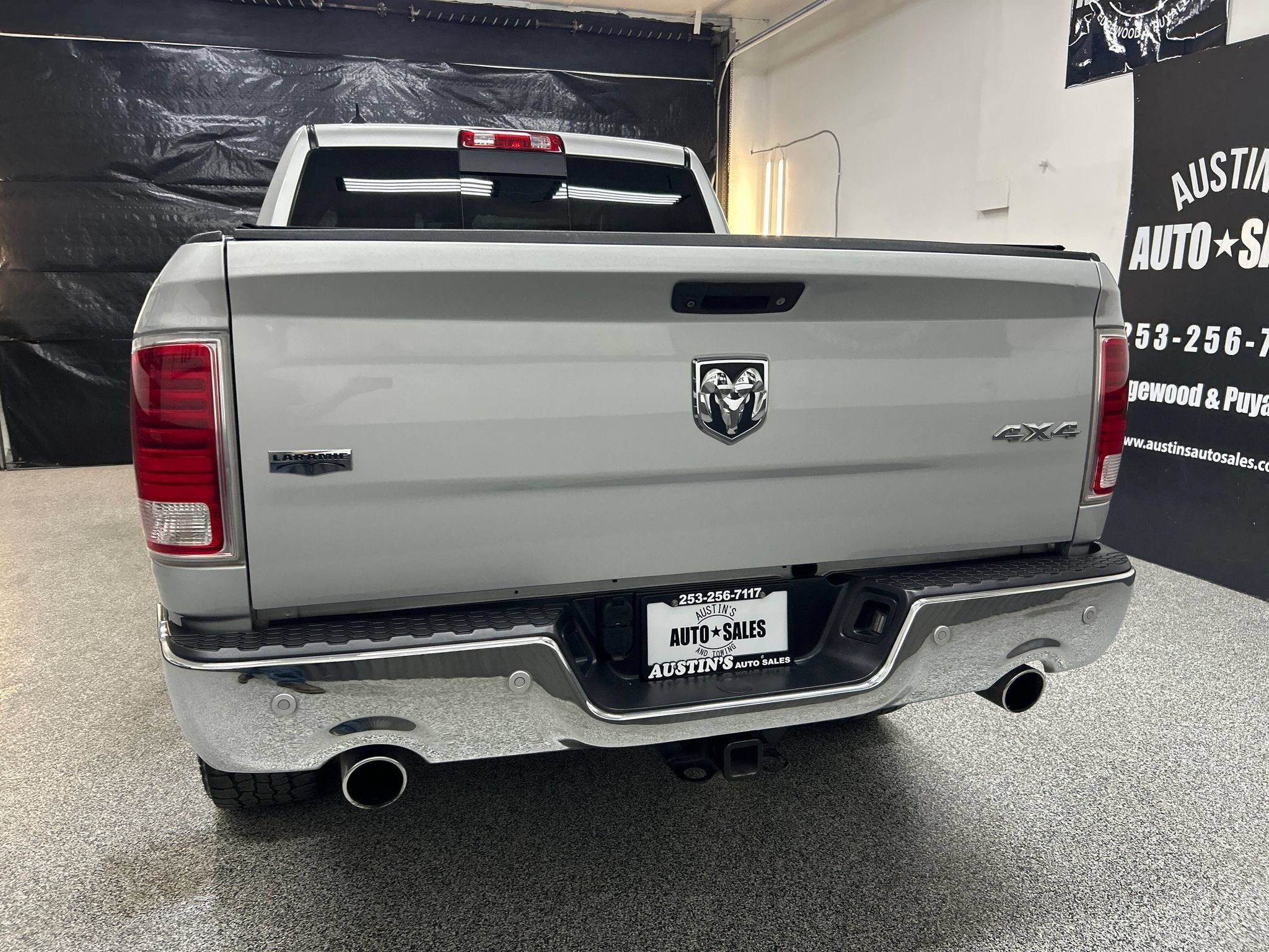Used 2016 RAM 1500 Laramie w/ Convenience Group AWD/4WD image 5