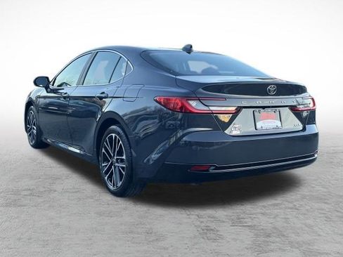 Used 2025 Toyota Camry XLE image 6