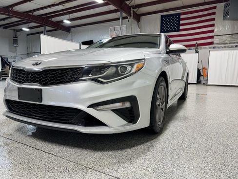 Used 2020 Kia Optima LX image 4