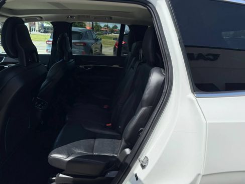 Used 2018 Volvo XC90 T6 Momentum w/ Momentum Plus Package AWD/4WD image 22