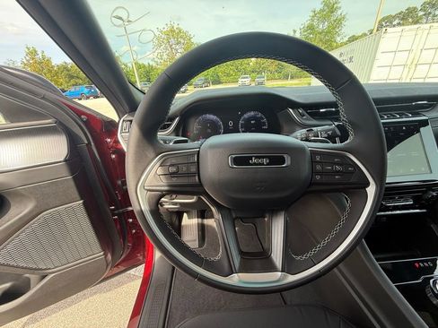 New 2025 Jeep Grand Cherokee L Laredo image 29