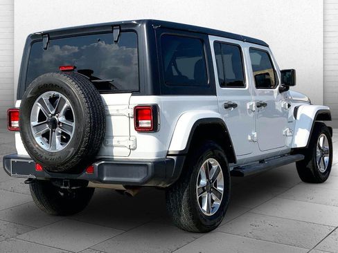 Used 2022 Jeep Wrangler Unlimited Sahara w/ Cold Weather Group AWD/4WD image 12