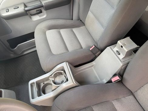 Used 2003 Ford Explorer Sport Trac XLT image 29