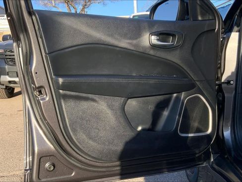 Used 2018 Jeep Compass Altitude image 18