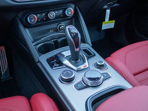 New 2025 Alfa Romeo Stelvio Sprint image 21