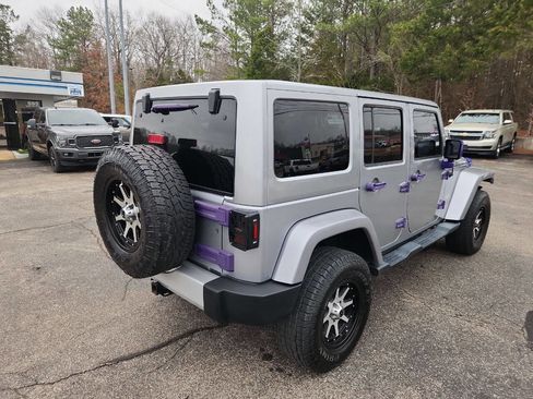 Used 2014 Jeep Wrangler Unlimited Sahara w/ Max Tow Package image 8