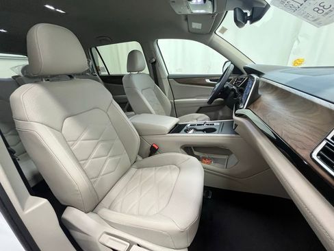 New 2026 Volkswagen Atlas SE image 12