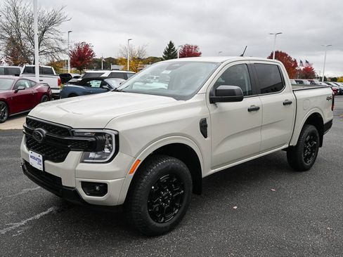 New 2025 Ford Ranger XLT w/ Black Appearance Package image 9