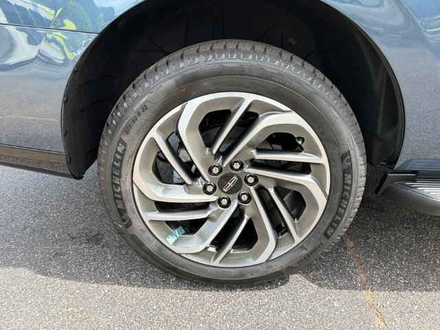 New 2027 Lincoln Navigator Premiere AWD/4WD image 21
