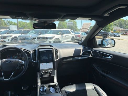 Used 2023 Ford Edge ST-Line w/ Class II Trailer Tow Package AWD/4WD image 12