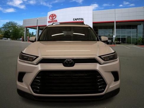 Certified 2025 Toyota Grand Highlander AWD Hybrid image 8