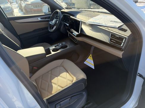 New 2026 Volkswagen Atlas Cross Sport SE image 18