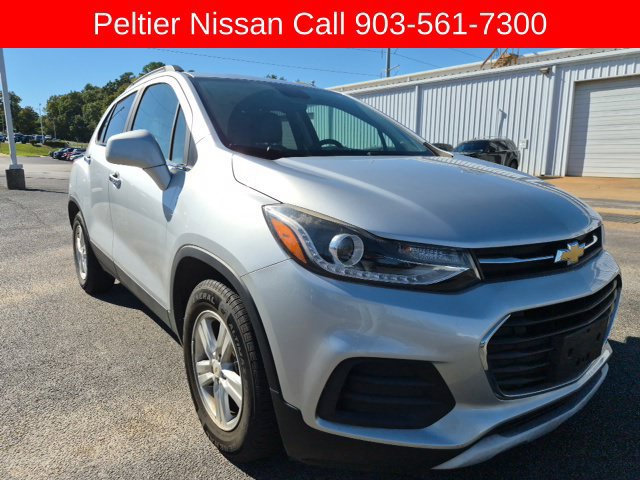 Used 2017 Chevrolet Trax LT w/ LT Convenience Package FWD image 7