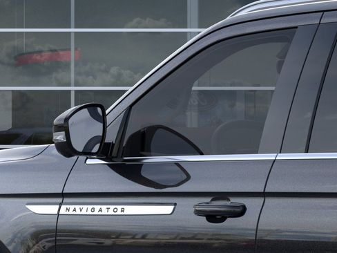 New 2026 Lincoln Navigator L Reserve AWD/4WD image 42