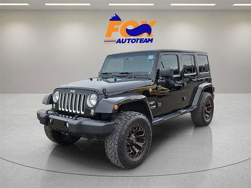 Used 2018 Jeep Wrangler Unlimited Sahara image 1