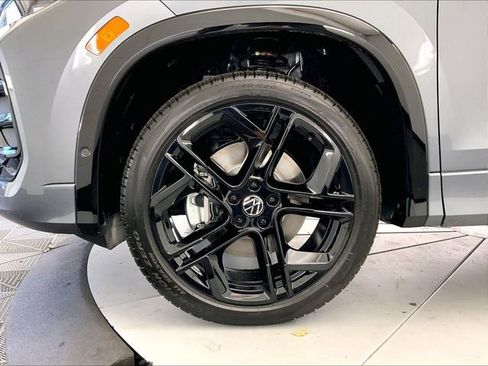 New 2026 Volkswagen Tiguan SE R-Line image 12