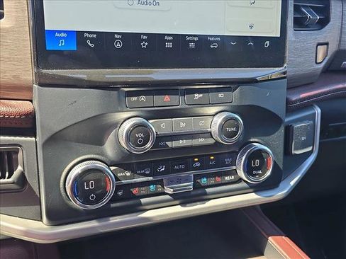 Used 2024 Ford Expedition Limited image 14