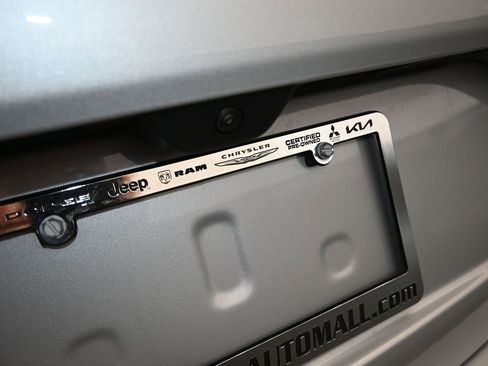 Used 2024 Jeep Grand Cherokee Laredo X image 39