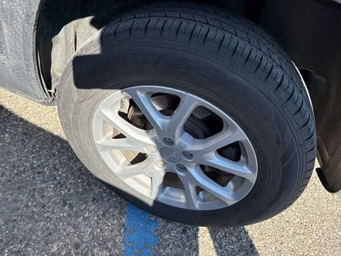 Used 2015 Jeep Cherokee Latitude w/ Comfort/Convenience Group image 7