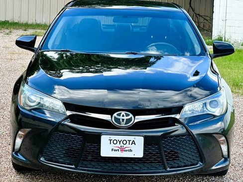 Used 2017 Toyota Camry SE FWD image 3