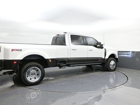 Certified 2024 Ford F450 King Ranch w/ FX4 Off-Road Package image 15