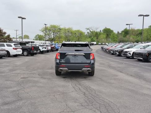 Used 2023 Ford Explorer Limited AWD/4WD image 6