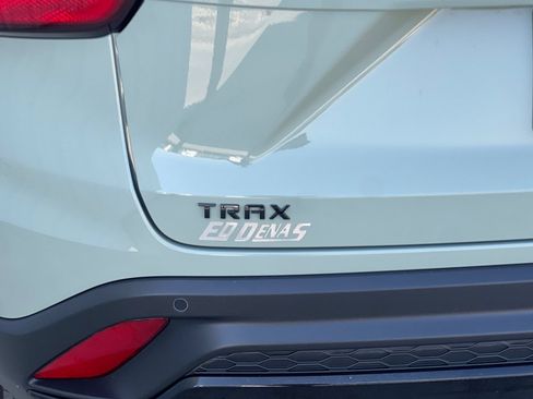 Used 2024 Chevrolet Trax RS w/ Sunroof Package FWD image 38