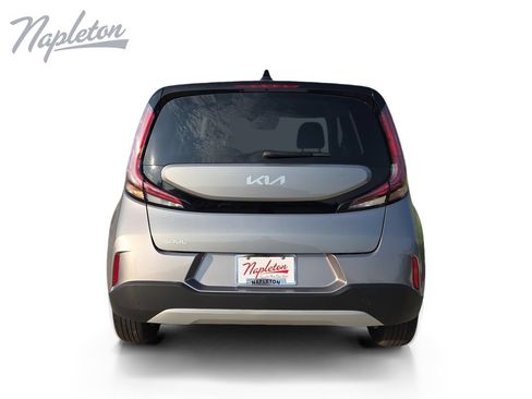 Used 2025 Kia Soul LX w/ LX Technology Package FWD image 4