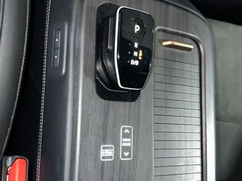 Used 2024 Nissan Ariya AWD image 17