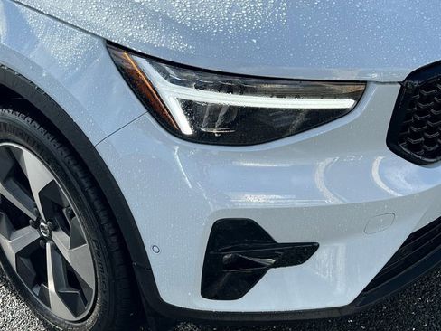 Certified 2026 Volvo XC40 B5 Plus w/ Protection Package Premier image 9